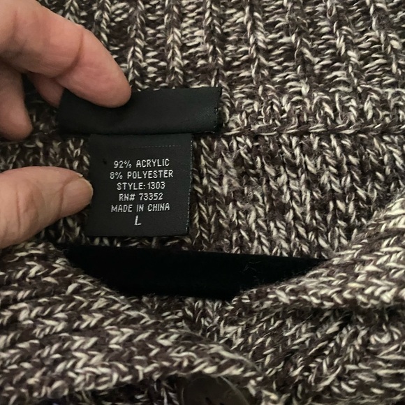 Its Our Time brown knit sweater size Large. Button front. Oversized collar. - Picture 7 of 7